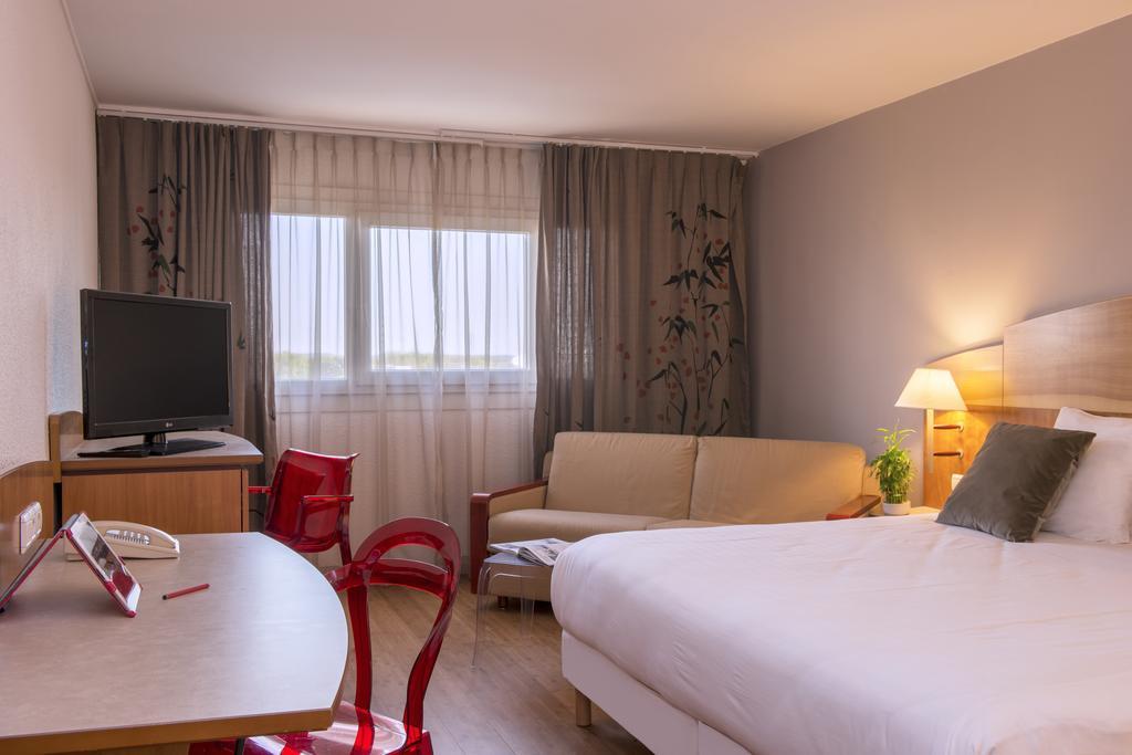 HÔTEL C SUITES**** chambres spacieuses, séjours thématiques Nimes Exterior foto