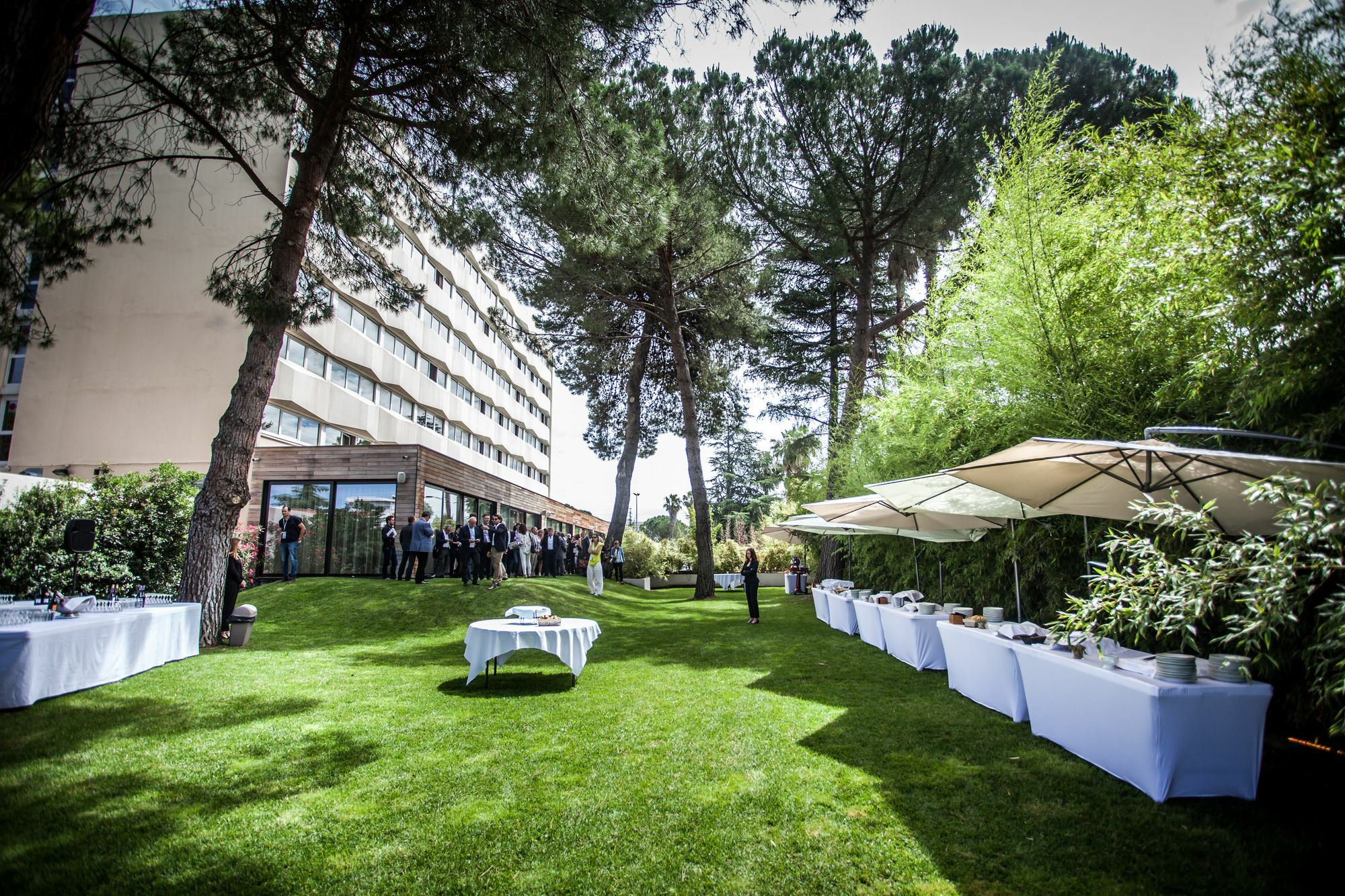 HÔTEL C SUITES**** chambres spacieuses, séjours thématiques Nimes Exterior foto